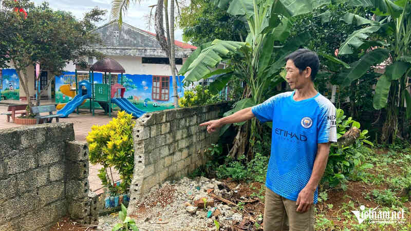 11 năm không đòi được đất, hộ dân ở Thanh Hóa xây tường rào giữa trường mầm non
