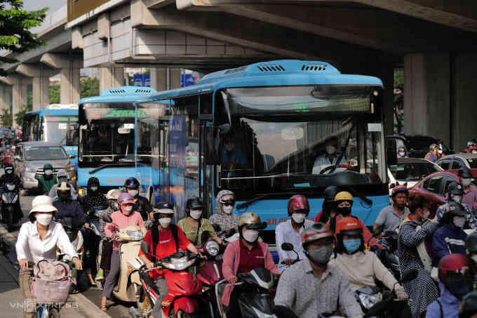 Giá vé liên thông tàu điện, xe buýt ở Hà Nội 5,6 triệu đồng một năm