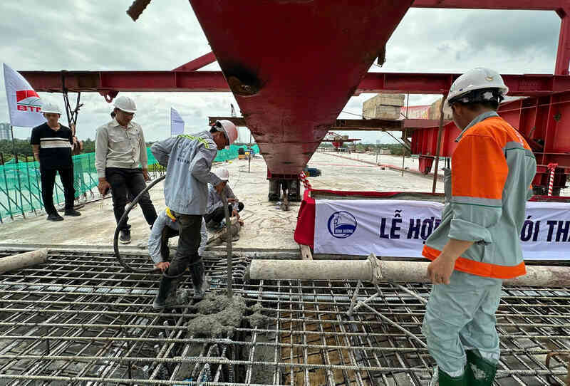 Hợp long cầu nối Bình Dương và TPHCM thuộc dự án Vành đai 3
