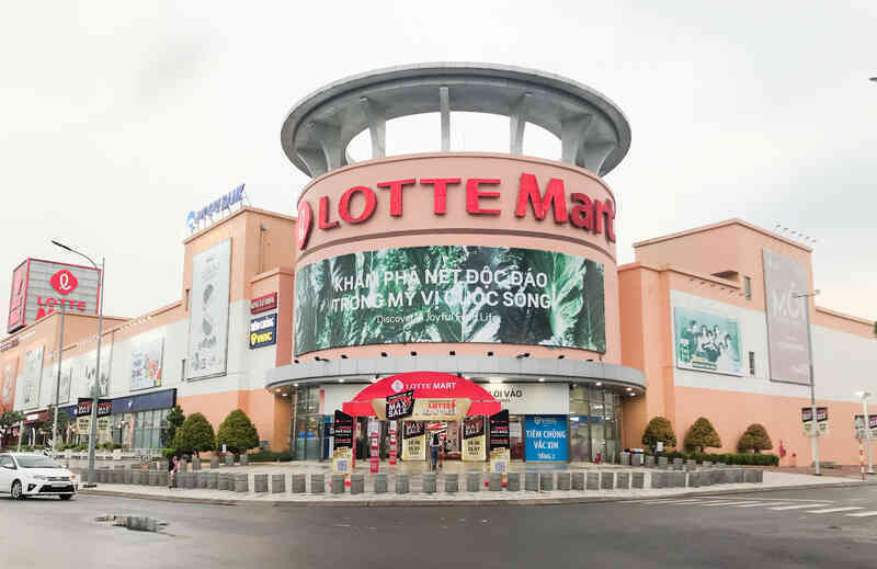 Lotte Mart hút khách với siêu khuyến mại giữa năm