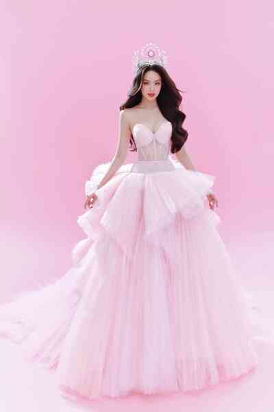 Thanh Thủy diện đầm cảm hứng hoa đào