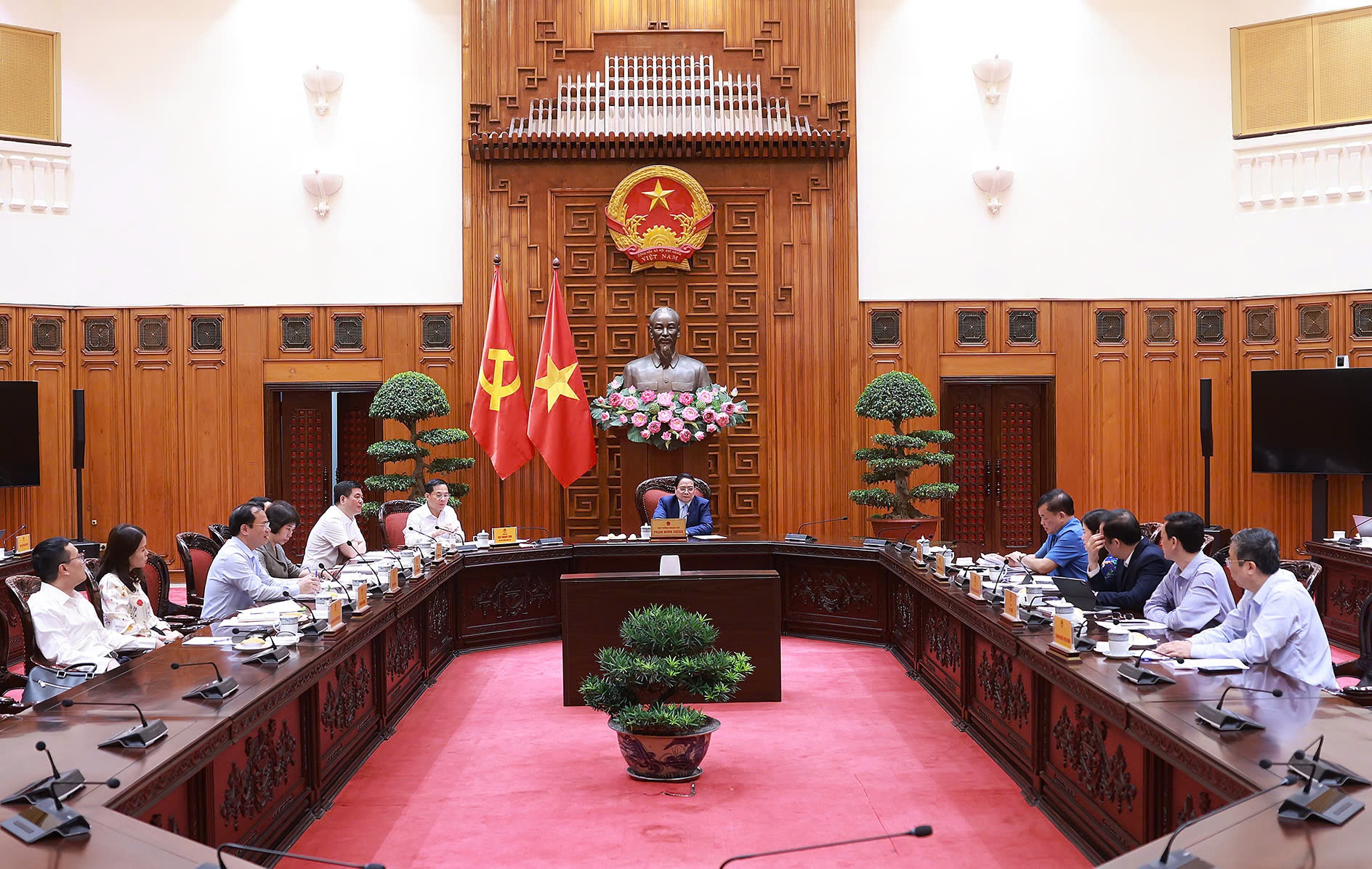 Thủ tướng họp về cân bằng thương mại với Mỹ
