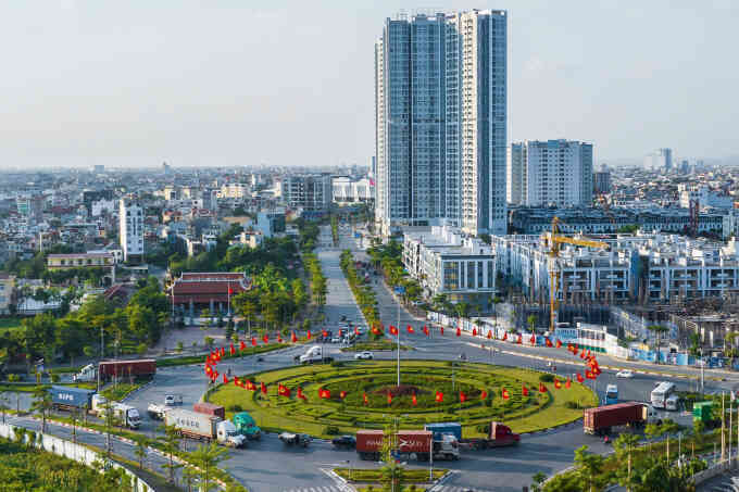 Bắn pháo hoa chào mừng lập đơn vị hành chính mới
