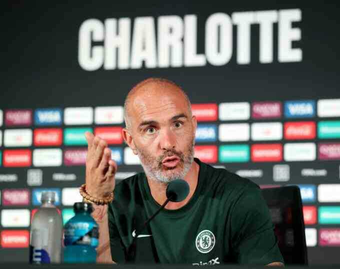 HLV Chelsea tức giận vì hoãn trận 2 tiếng