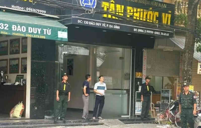 Khám xét nhà trùm giang hồ cộm cán Vi ‘ngộ’ ở Thanh Hóa