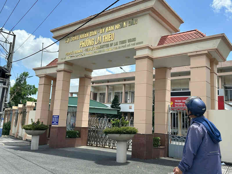 Loạt trụ sở phường ở Bình Dương thay biển tên, địa chỉ thuộc TPHCM