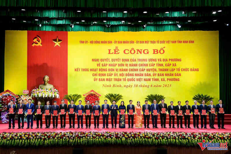 Danh sách bí thư, chủ tịch 129 xã, phường của tỉnh Ninh Bình mới sau sáp nhập