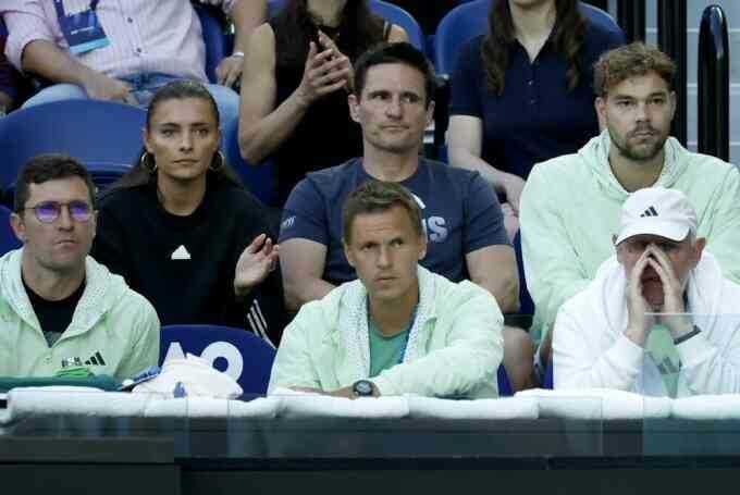 Djokovic thêm HLV cho Wimbledon