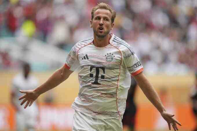 Harry Kane nắn gân PSG