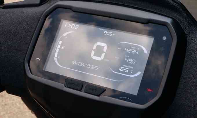 Piaggio Liberty 2025 - thêm tiện ích, tiết kiệm xăng hơn