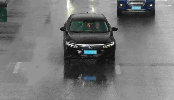 Trộm 8 ôtô lái về nhà vì tiếc tiền vé máy bay