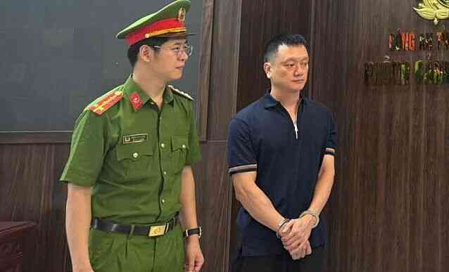 Trùm giang hồ Vi 