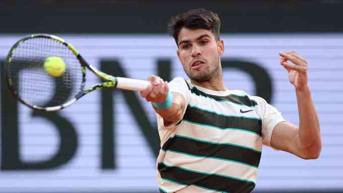 Alcaraz chơi trận hoàn hảo ở tứ kết Roland Garros