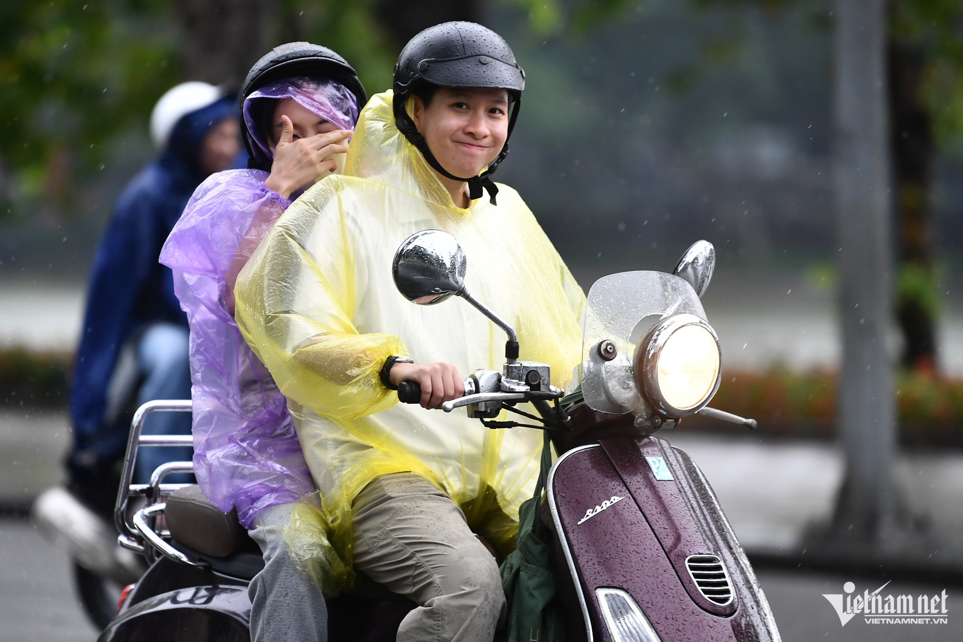 Dự báo thời tiết 5/6/2025: Mưa giông còn diễn biến phức tạp ở nhiều nơi
