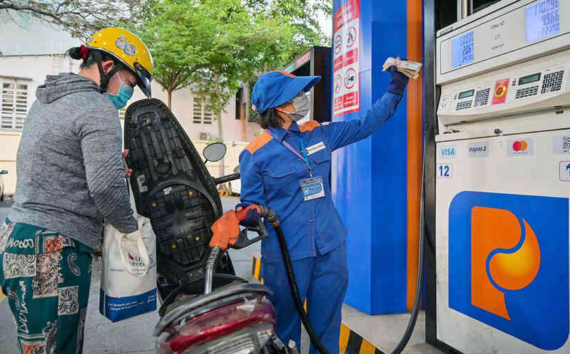 Giá xăng ngày mai lại tăng tiếp?