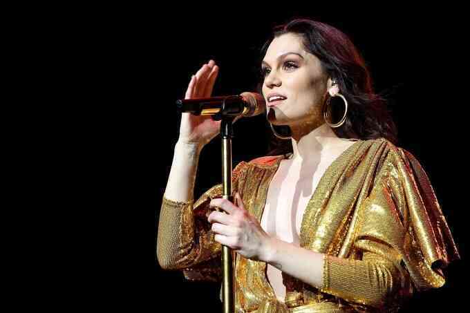 Jessie J mắc ung thư vú