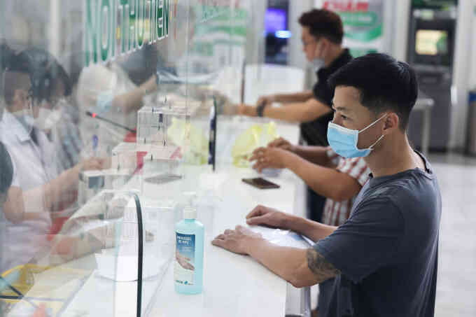 Nhiều nhà thuốc TP HCM bán hàng không rõ nguồn gốc