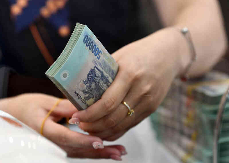 Rộ chuyện chủ shop chỉ nhận tiền mặt, chuyển tiền mập mờ, ngành thuế ra `tối hậu thư`