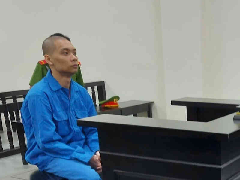 Sàm sỡ hàng xóm, còn vung dao định sát hại chồng nạn nhân
