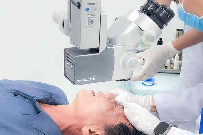 Bỏng mắt vì xăng thơm