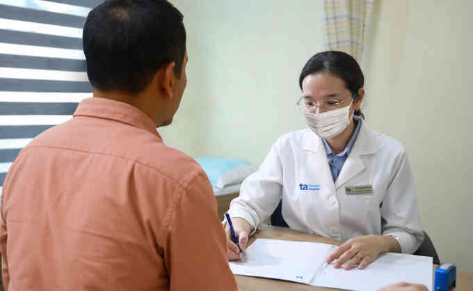 Đau lưng do rối loạn khớp cùng chậu dễ nhầm bệnh khác