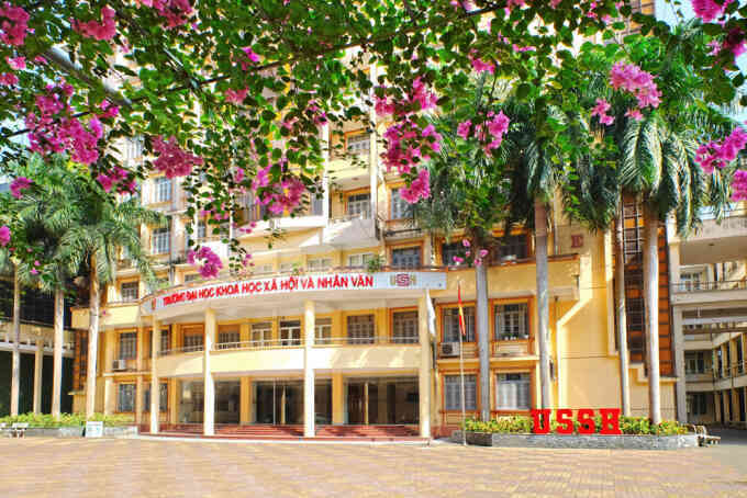 Học sinh sốc `phát khóc` khi Nhân văn Hà Nội bỏ khối C00