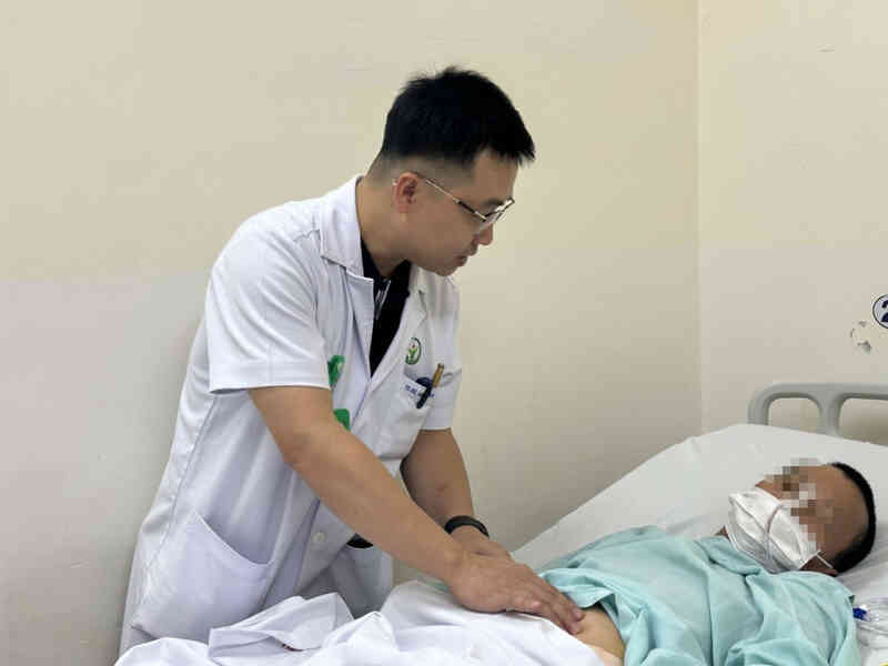 Tai nạn sinh hoạt hy hữu khiến người đàn ông ôm vùng kín tổn thương đi cấp cứu