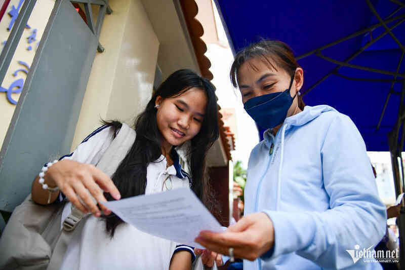 3 thí sinh làm bài Ngữ văn bị lập biên bản khi thi vào lớp 10 TPHCM năm 2025