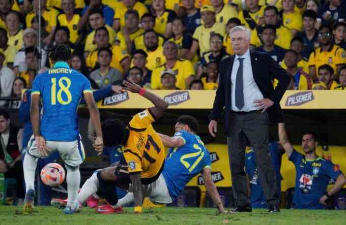 Ancelotti ra mắt tuyển Brazil bằng trận hòa