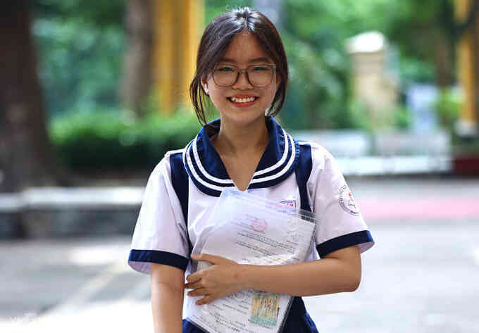 Đề thi tiếng Anh lớp 10 `không khó lấy điểm 8`