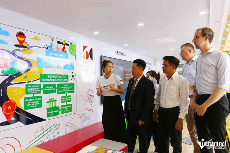 Khơi dậy ước mơ sang Đức từ `chuyến xe đặc biệt`