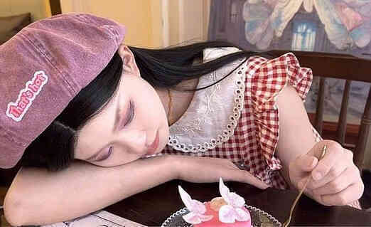Nữ blogger nổi tiếng mất khi 25 tuổi, bác sĩ cảnh báo một món ăn quen thuộc