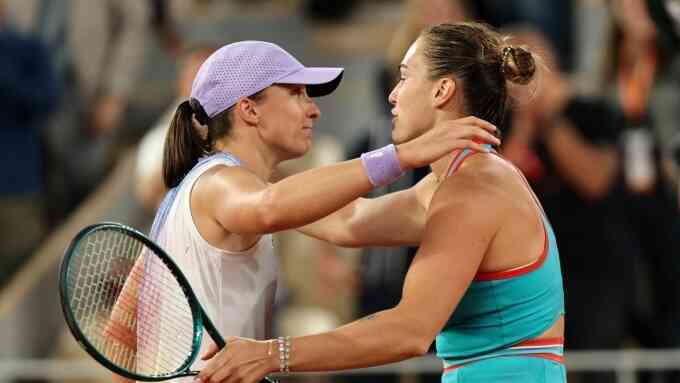 Swiatek thành cựu vô địch Roland Garros