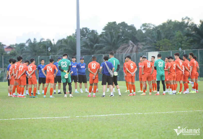 Tuyển Việt Nam hào hứng luyện 
