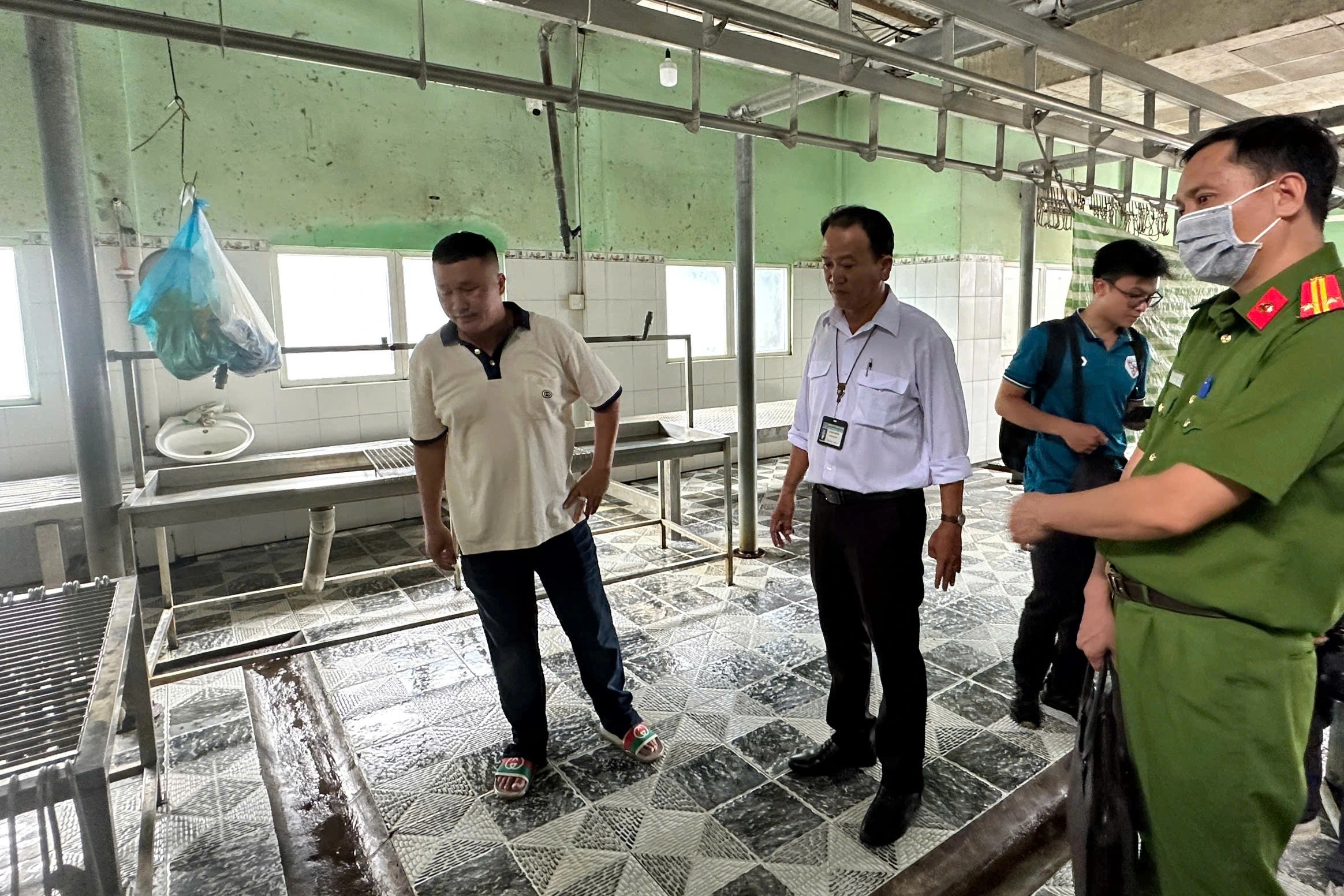 Vụ C.P. bị tố bán heo bệnh: Chủ tịch Hậu Giang siết hoạt động giết mổ