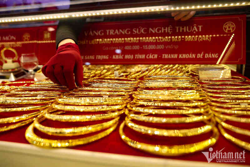 Giá vàng và giá USD đã tăng bao nhiêu trong 5 tháng đầu năm nay?