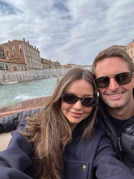 Hôn nhân của Miranda Kerr và chồng tỷ phú