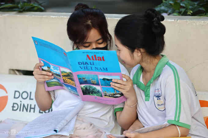 `Không nên giữ khư khư tổ hợp C00 để xét tuyển`