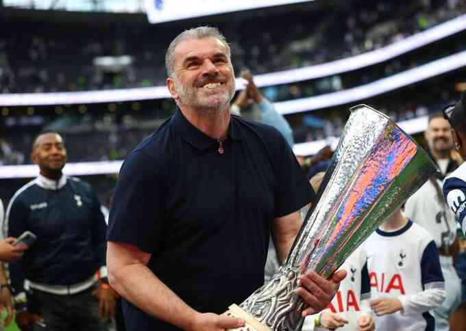 Tottenham sa thải HLV Postecoglou