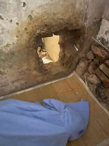 Đã bắt được 2 phạm nhân khoét tường vượt ngục ở Hà Nội