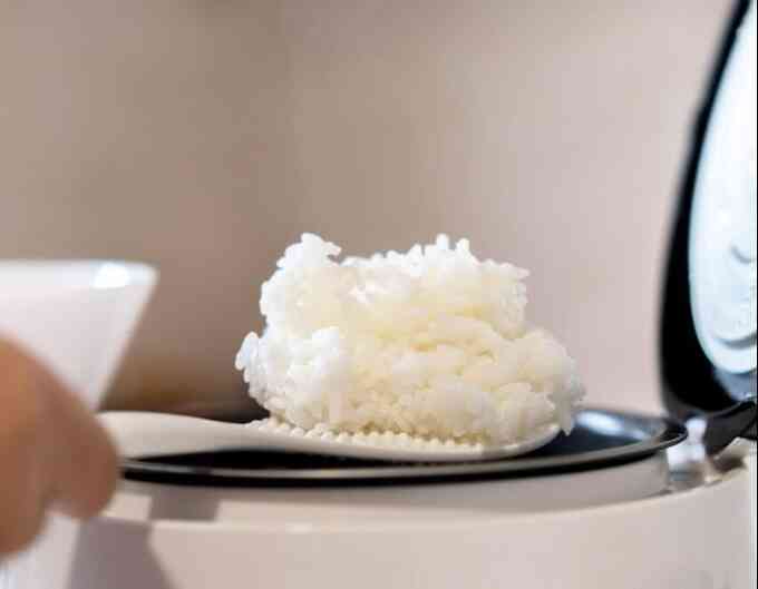Người bệnh tiểu đường có nên kiêng ăn cơm?