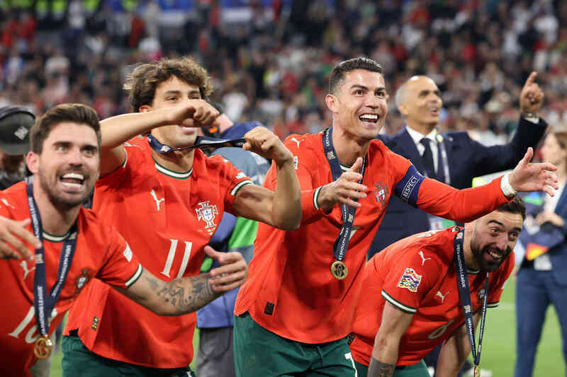 Bồ Đào Nha hạ Tây Ban Nha: Ngày Ronaldo dạy Lamine Yamal