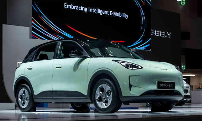 Chủ tịch Geely: Ngành ôtô toàn cầu đang thừa xe