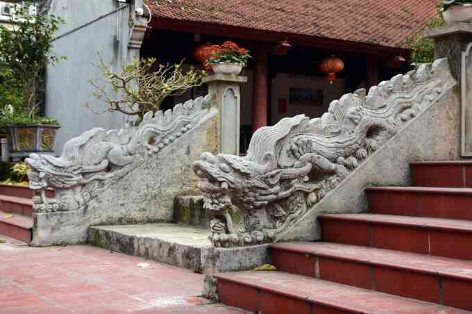 Đôi rồng đá ở đình Trích Sài - dấu ấn văn hóa Hồ Tây