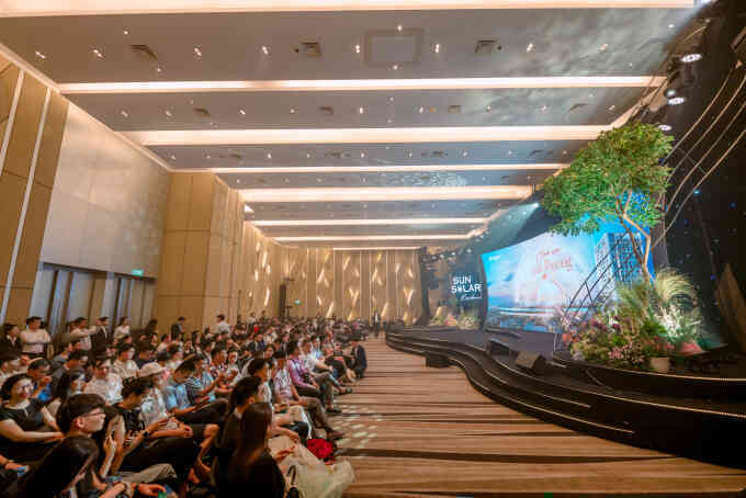Hàng trăm khách hàng dự sự kiện giới thiệu Sun Solar Residence