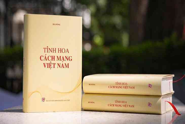 Nhà báo Hà Đăng ra mắt sách ở tuổi 96
