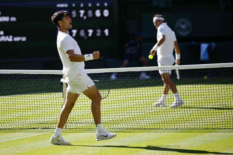 Carlos Alcaraz ở Wimbledon: Tự tin tiếp bước Federer và Djokovic