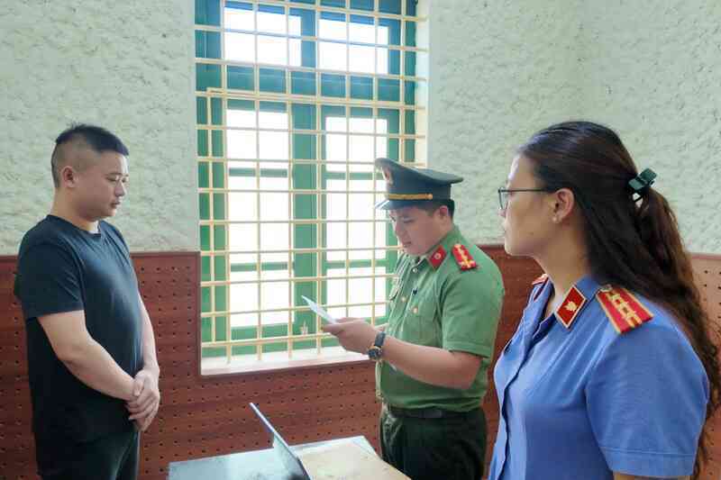Khởi tố một phóng viên tạp chí cưỡng đoạt tài sản của doanh nghiệp