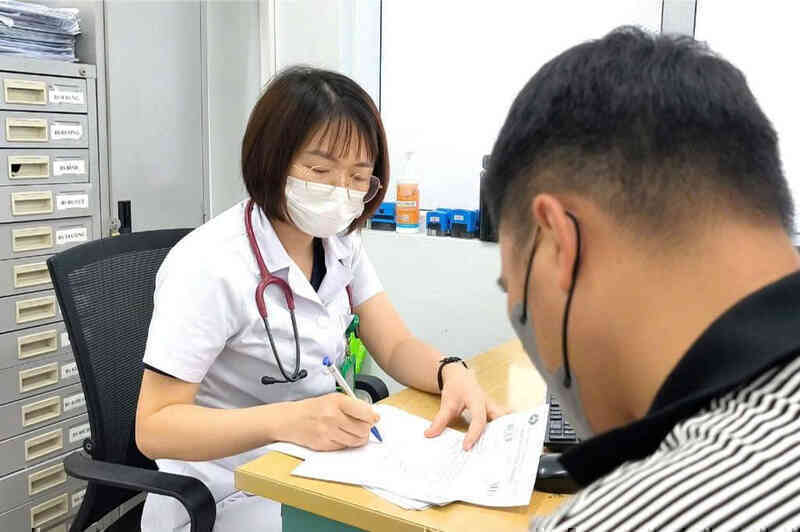 Thường xuyên ăn rau sống, người đàn ông nhiễm ký sinh trùng dài 3m