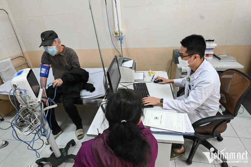 Từ 1/7, người mắc 252 bệnh sau có thể được kê đơn thuốc ngoại trú tới 90 ngày